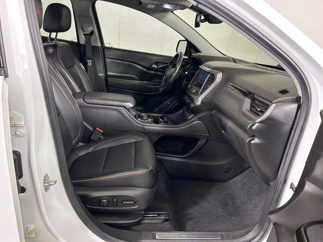 2022 GMC Acadia AT4
