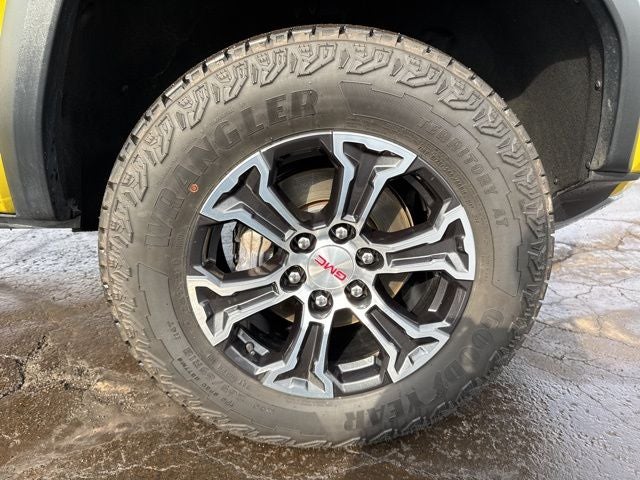 2023 GMC Canyon AT4