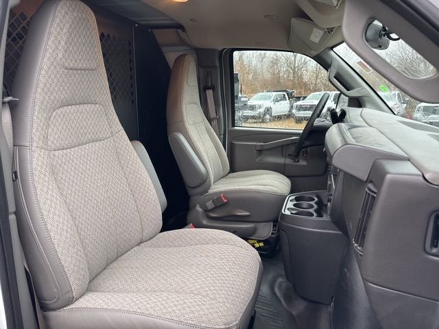 2025 GMC Savana 2500 Work Van