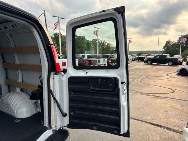 2025 GMC Savana 2500 Work Van