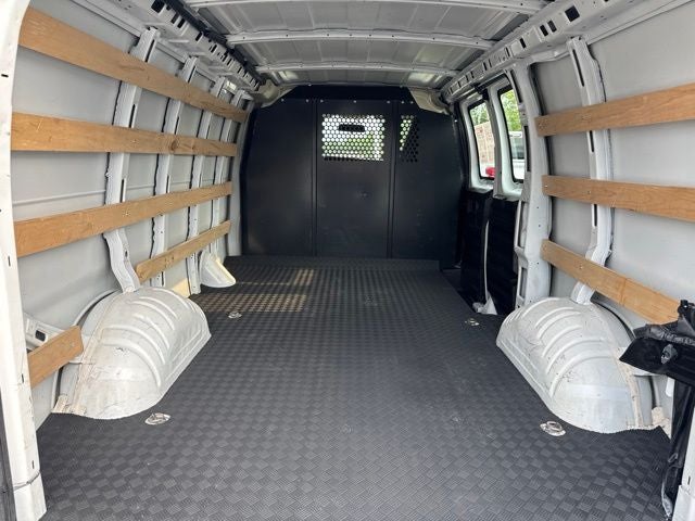2025 GMC Savana 2500 Work Van