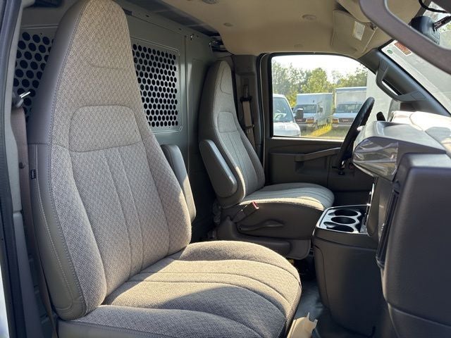 2025 GMC Savana 3500 Work Van