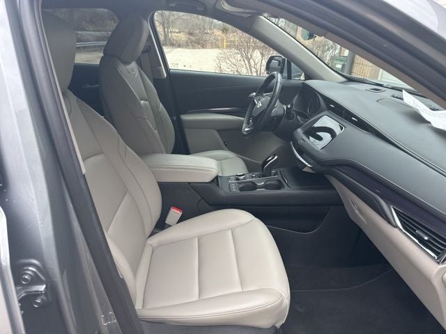 2023 Cadillac XT4 Luxury