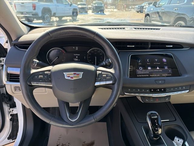 2022 Cadillac XT4 Luxury