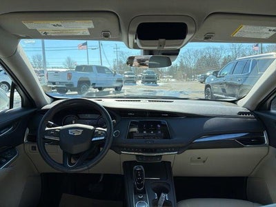 2022 Cadillac XT4 Luxury