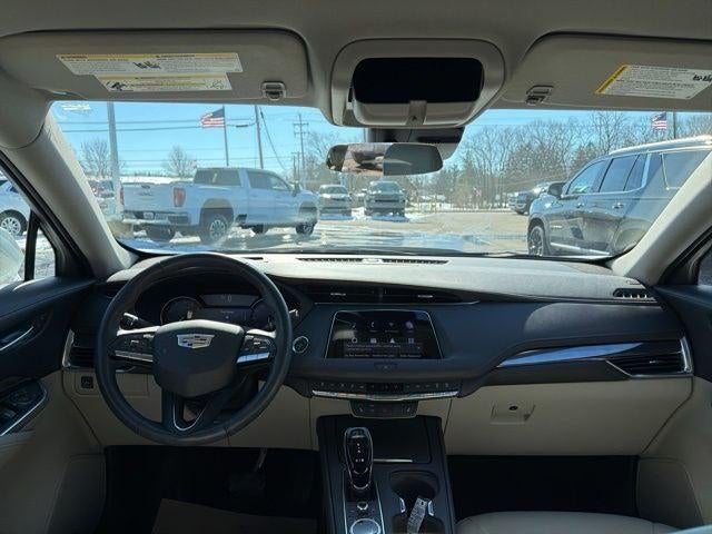 2022 Cadillac XT4 Luxury