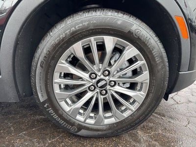 2025 Cadillac XT4 Premium Luxury