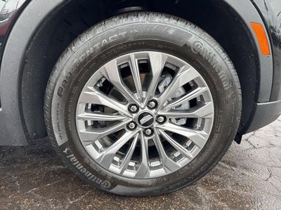 2025 Cadillac XT4 Premium Luxury