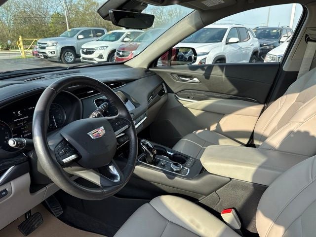 2023 Cadillac XT4 Premium Luxury