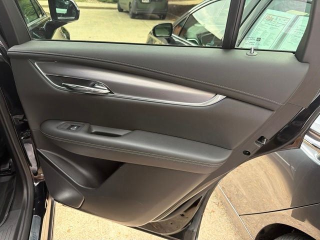 2025 Cadillac XT6 Luxury
