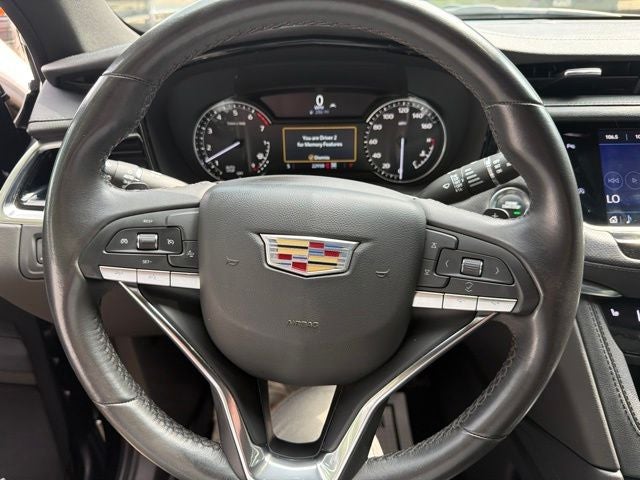 2025 Cadillac XT6 Luxury