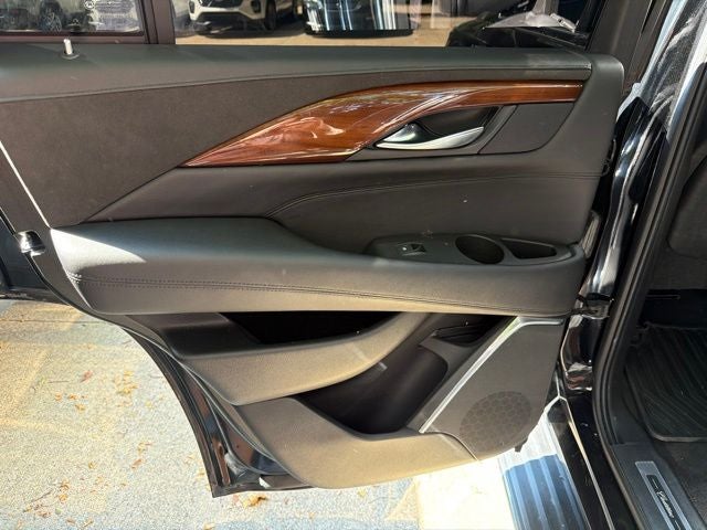 2017 Cadillac Escalade Luxury