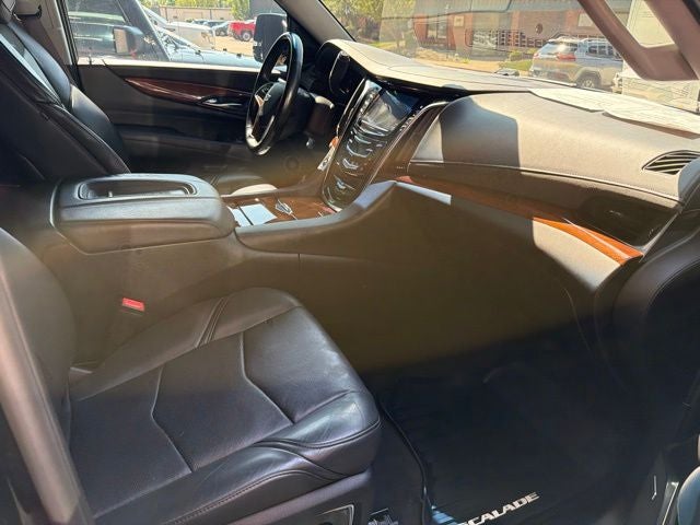 2017 Cadillac Escalade Luxury