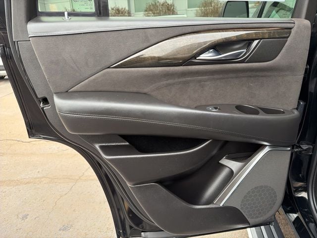 2016 Cadillac Escalade Platinum Edition