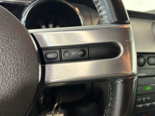 2007 Ford Mustang V6 Deluxe