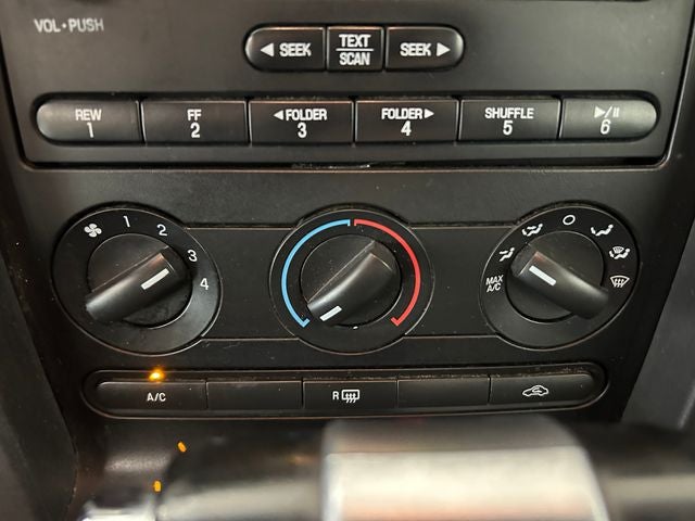 2007 Ford Mustang V6 Deluxe