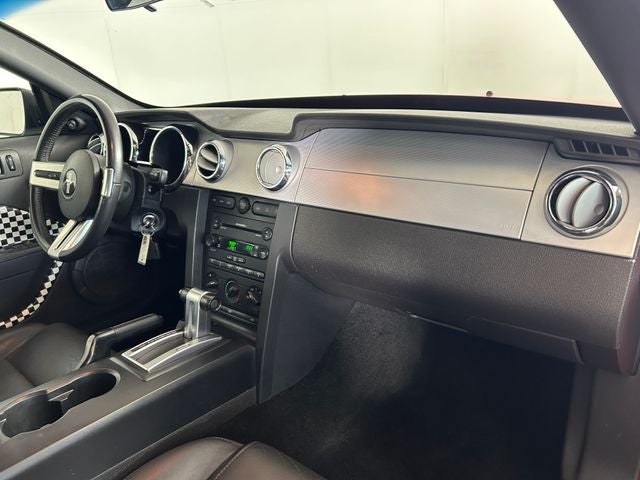 2007 Ford Mustang V6 Deluxe