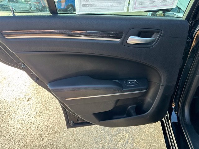 2016 Chrysler 300 Limited