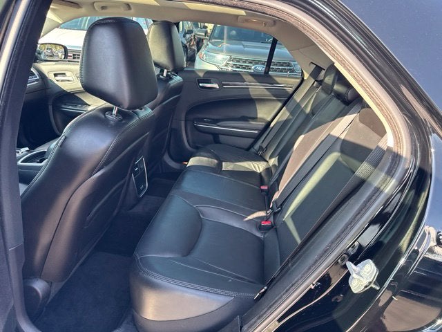 2016 Chrysler 300 Limited