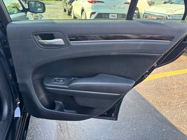 2016 Chrysler 300 Limited
