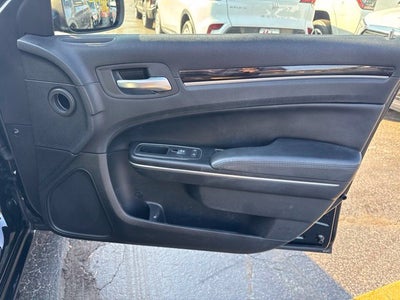 2016 Chrysler 300 Limited