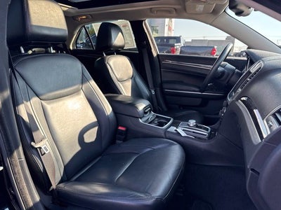 2016 Chrysler 300 Limited
