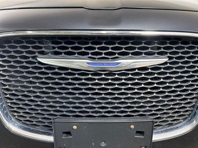 2017 Chrysler 300 Limited