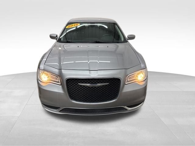 2016 Chrysler 300 Limited