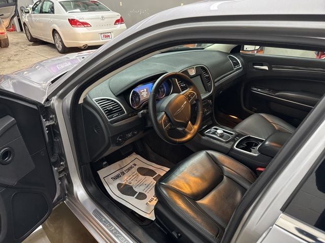 2016 Chrysler 300 Limited