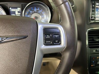 2016 Chrysler Town & Country Touring