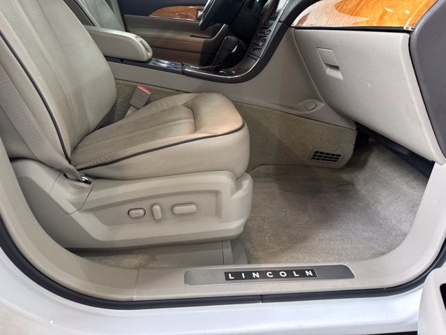 2015 Lincoln MKX Base