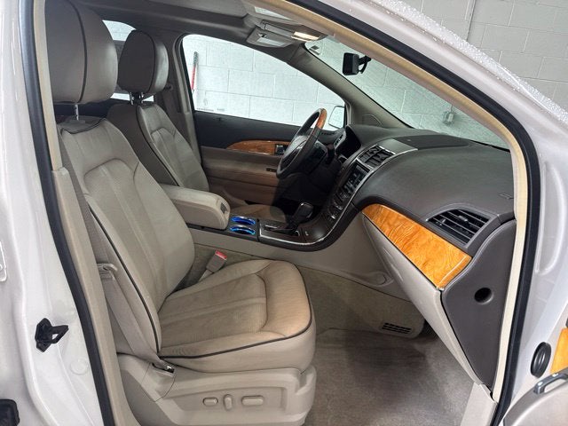 2015 Lincoln MKX Base