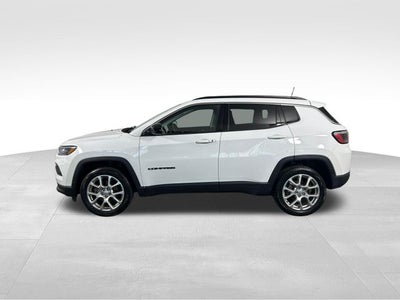 2022 Jeep Compass Latitude Lux