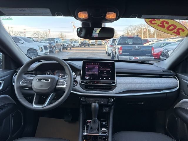 2023 Jeep Compass Latitude Lux