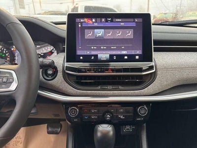 2023 Jeep Compass Latitude Lux