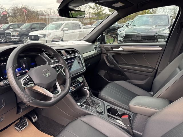 2024 Volkswagen Tiguan 2.0T SE R-Line Black