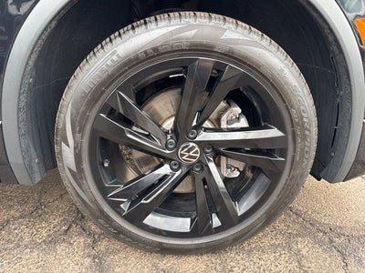 2024 Volkswagen Tiguan 2.0T SE R-Line Black