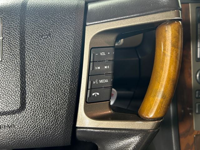 2014 Lincoln Navigator Base