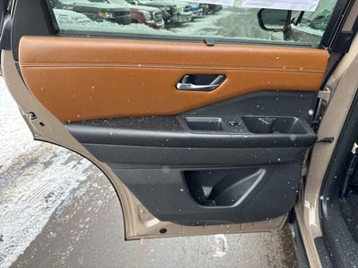 2023 Nissan Pathfinder Platinum