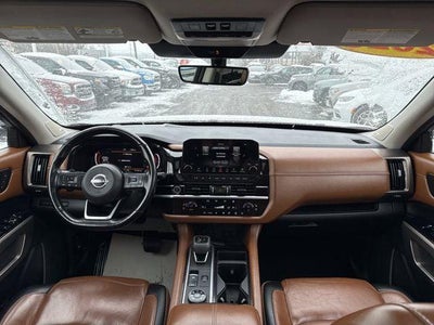 2023 Nissan Pathfinder Platinum