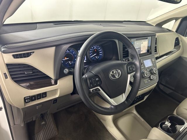 2016 Toyota Sienna XLE 7 Passenger