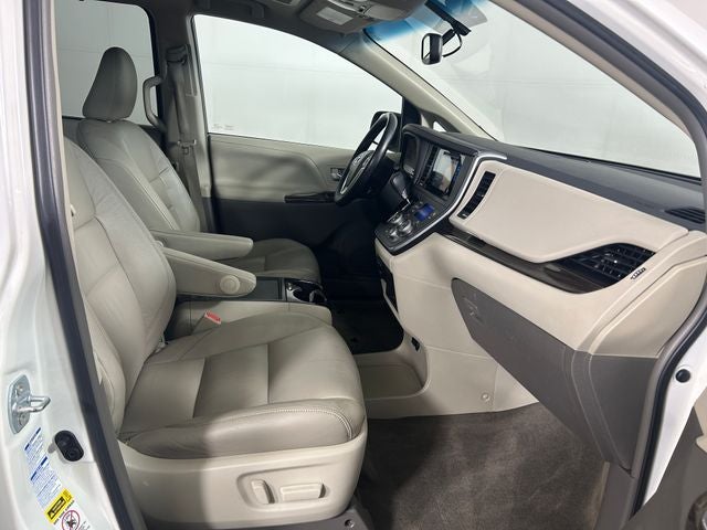2016 Toyota Sienna XLE 7 Passenger