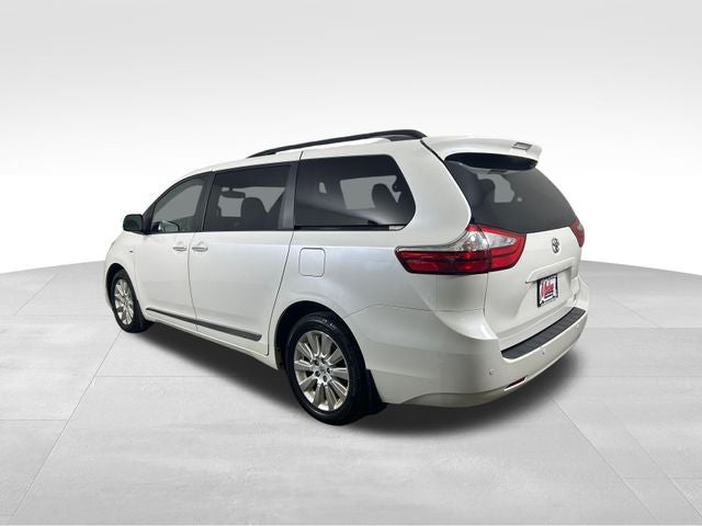 2016 Toyota Sienna XLE 7 Passenger