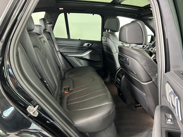 2022 BMW X5 M50i