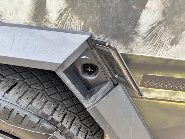 2024 Tesla Cybertruck Cyberbeast