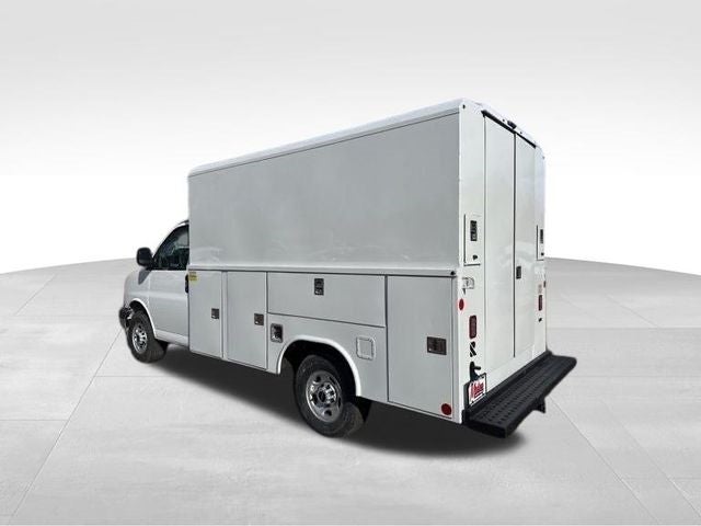 2025 GMC Savana 3500 Work Van