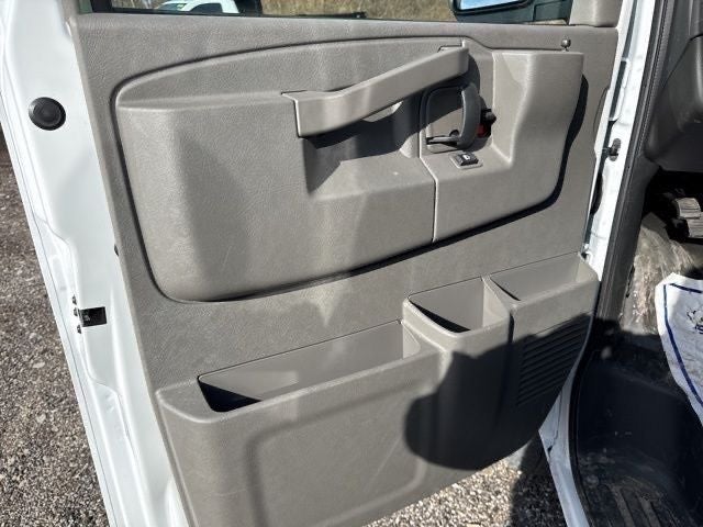 2025 GMC Savana 3500 Work Van