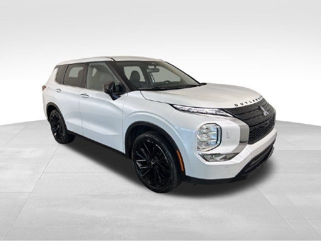 2023 Mitsubishi Outlander SE Black Edition