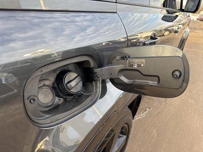 2023 Land Rover Defender 130 X-Dynamic SE