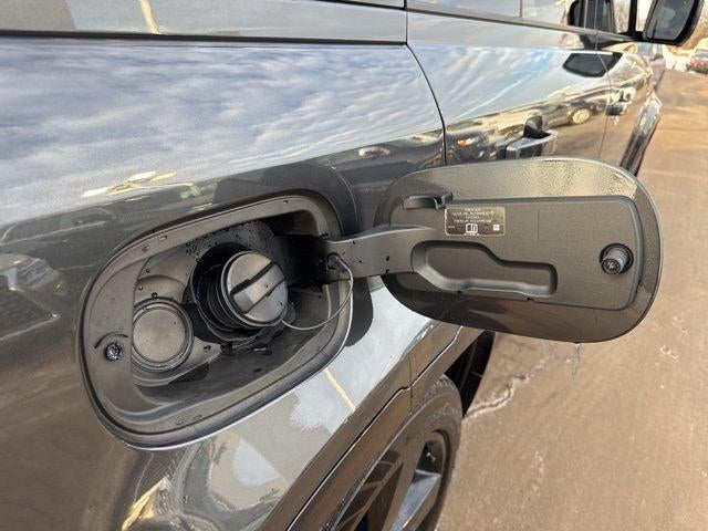 2023 Land Rover Defender 130 X-Dynamic SE